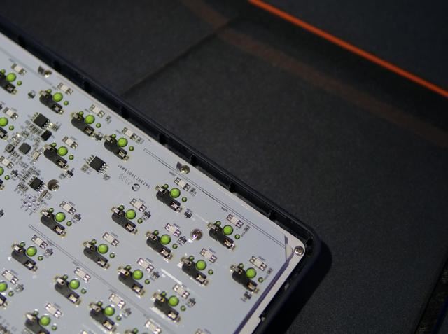 TOP结构是否有TOP体验? RK S98机械键盘拆解测评插图16