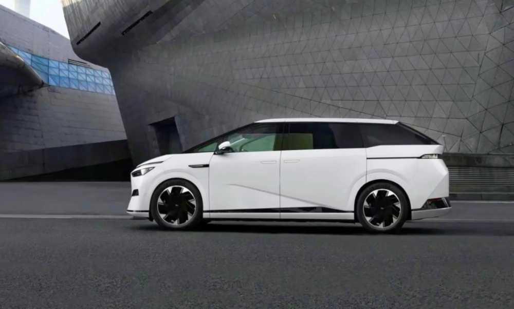 小鹏X9实车到店!实力到底如何?全程干货解析插图4 小鹏X9实车到店!实力到底如何?全程干货解析