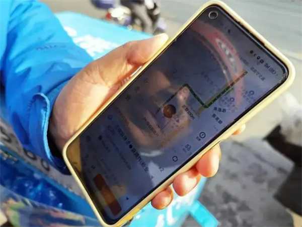 外卖平台给骑手规划大量逆行路线  为何会出现此现象