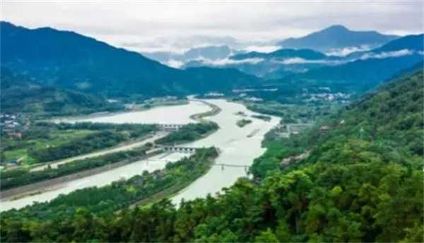 都江堰门票80元上海人15元 区别收费合理吗