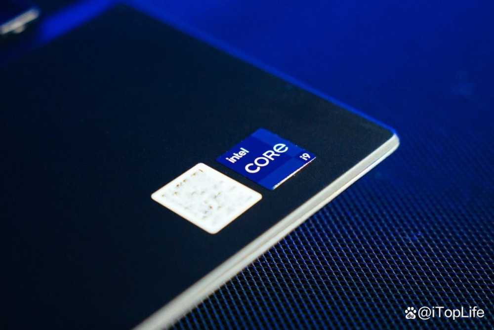 纯粹的性能猛兽 ALIENWARE外星人M18笔记本全面评测插图4 纯粹的性能猛兽 ALIENWARE外星人M18笔记本全面评测插图4