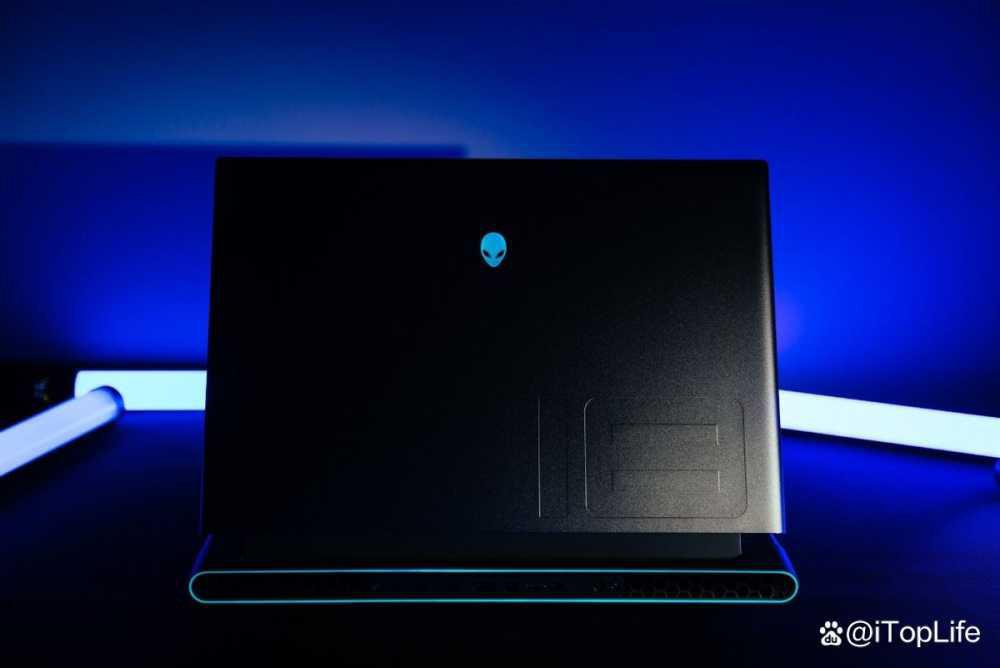 纯粹的性能猛兽 ALIENWARE外星人M18笔记本全面评测插图5 纯粹的性能猛兽 ALIENWARE外星人M18笔记本全面评测插图5