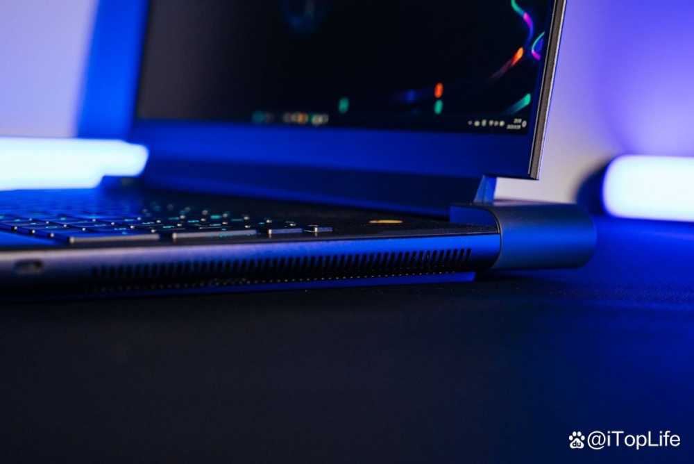 纯粹的性能猛兽 ALIENWARE外星人M18笔记本全面评测插图13 纯粹的性能猛兽 ALIENWARE外星人M18笔记本全面评测插图13