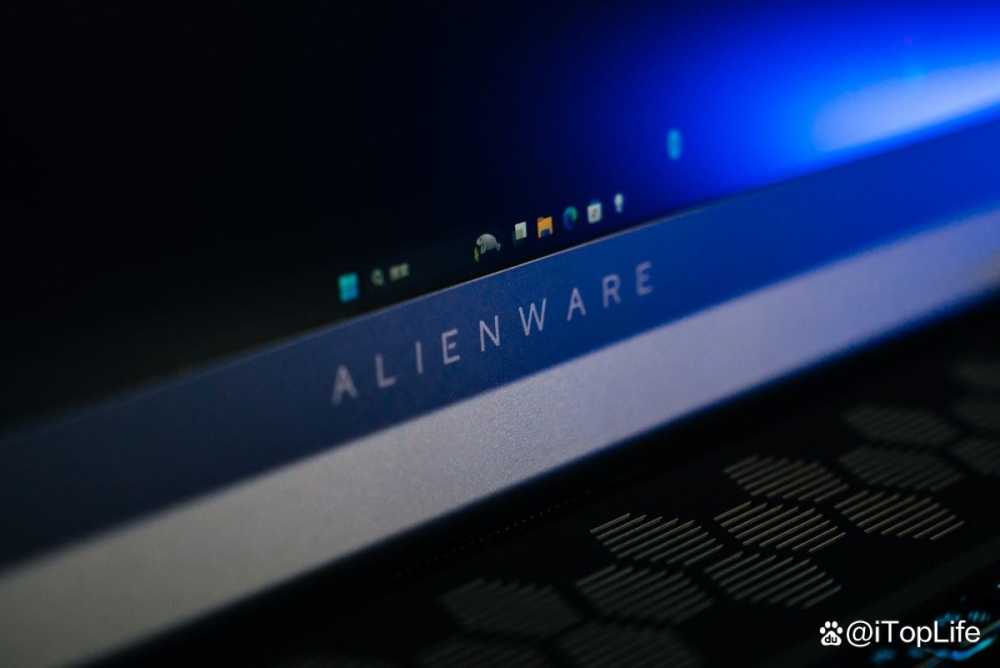 纯粹的性能猛兽 ALIENWARE外星人M18笔记本全面评测插图19 纯粹的性能猛兽 ALIENWARE外星人M18笔记本全面评测插图19