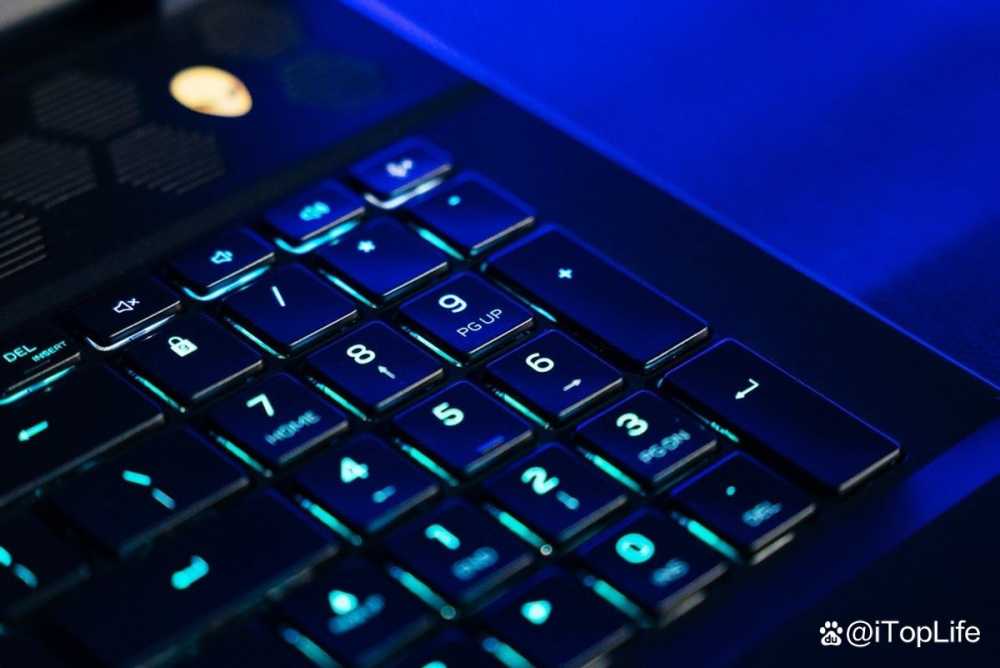 纯粹的性能猛兽 ALIENWARE外星人M18笔记本全面评测插图21 纯粹的性能猛兽 ALIENWARE外星人M18笔记本全面评测插图21