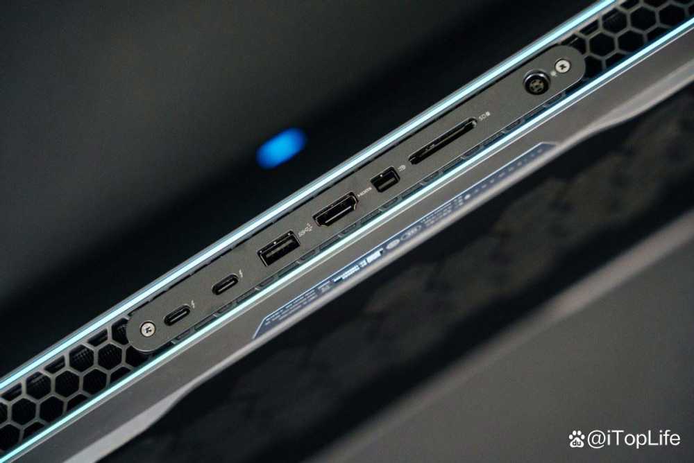 纯粹的性能猛兽 ALIENWARE外星人M18笔记本全面评测插图27 纯粹的性能猛兽 ALIENWARE外星人M18笔记本全面评测插图27