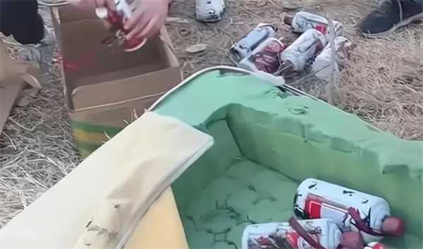 菏泽一臭水沟惊险8箱飞天茅台  官方作何回应