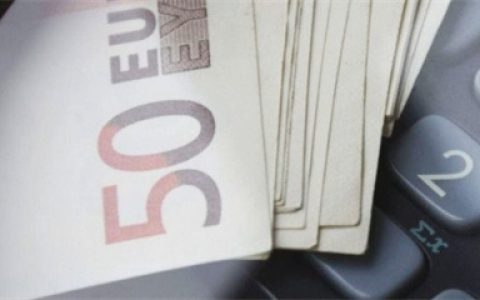 车贷最晚不能超过多少天不上征信 卡里有钱车贷没扣款怎么办