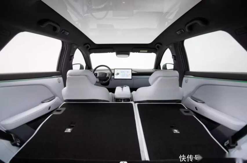 极狐阿尔法T5上市 充电10分钟续航260公里