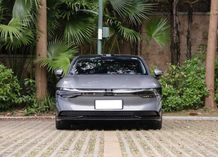 目标很明确，极氪007就是要拿下20-30万的新能源用户！插图1