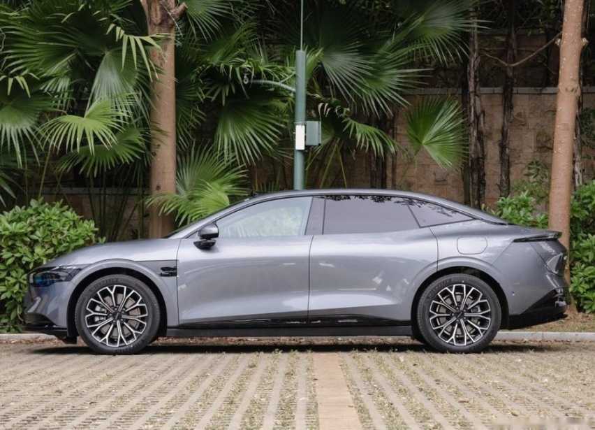 目标很明确，极氪007就是要拿下20-30万的新能源用户！插图2