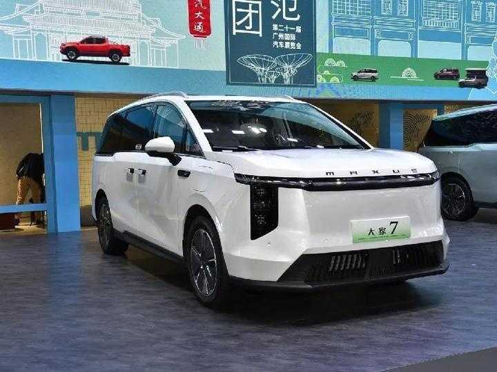 小鹏、理想相继入局！新能源MPV高端路走得通吗？