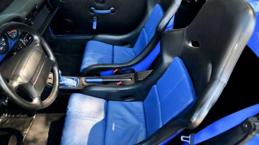 全世界15辆的轻量化超跑!1994年保时捷911插图18