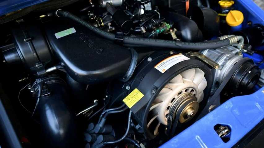 全世界15辆的轻量化超跑!1994年保时捷911插图14