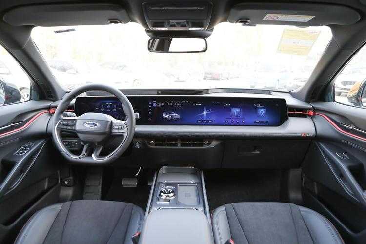 18.98万起售,比凯美瑞双擎还“省”的蒙迪欧来了插图3 18.98万起售,比凯美瑞双擎还“省”的蒙迪欧来了