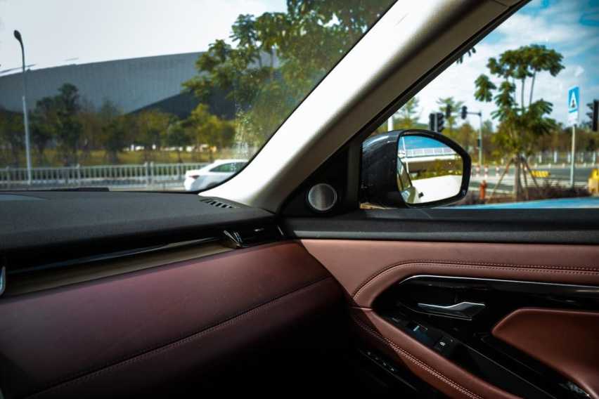 试驾官丨鹭岛试驾揽胜极光L，这不比Q5L开着有面？