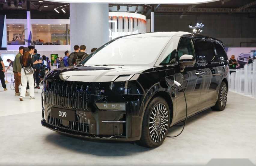 极氪009上市年度改款车型,标准版价格上调1000元,丰富舒适性配置插图 极氪009上市年度改款车型,标准版价格上调1000元,丰富舒适性配置