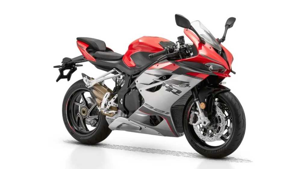 国产四缸跑车新王！赛921解析