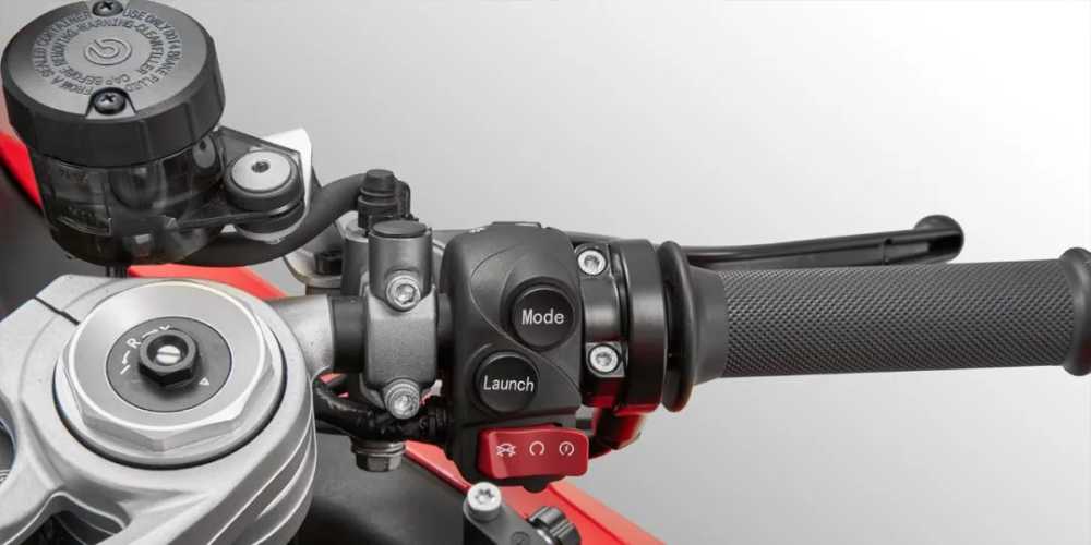 国产四缸跑车新王！赛921解析