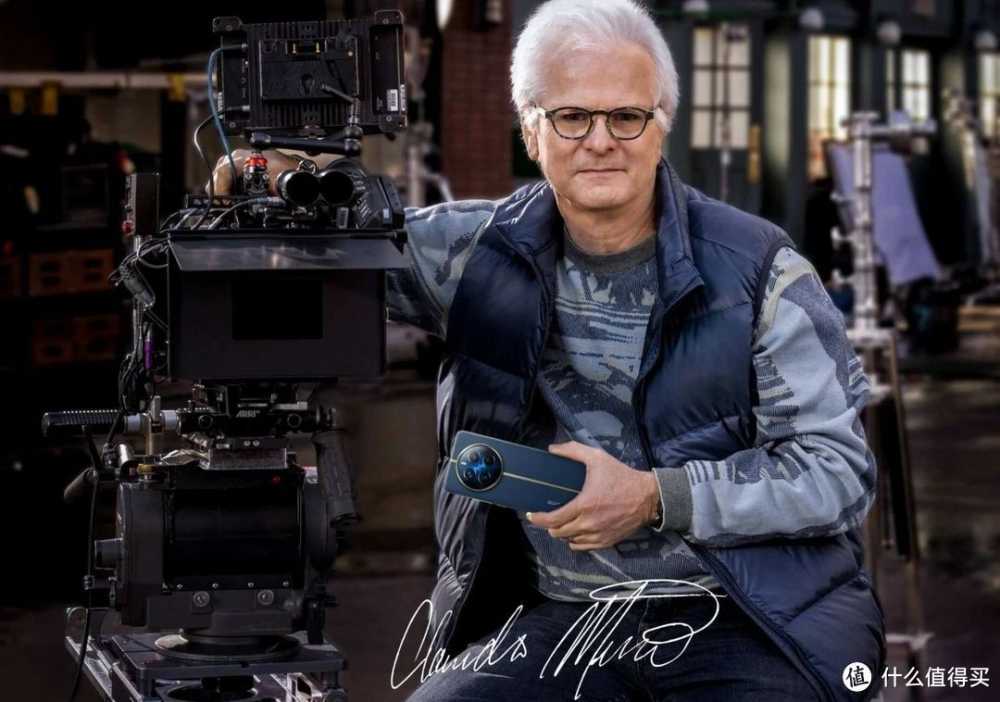 潜望镜下放到千元手机！真我12 Pro＋海外发布，国内或不足两千？