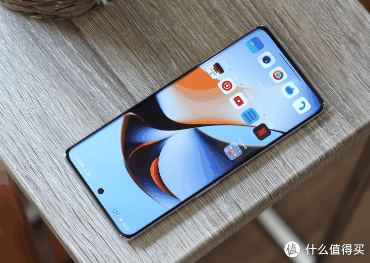 一代神机即将退场，12G+256G+5000mAh，骁龙8+满血旗舰降至1822元