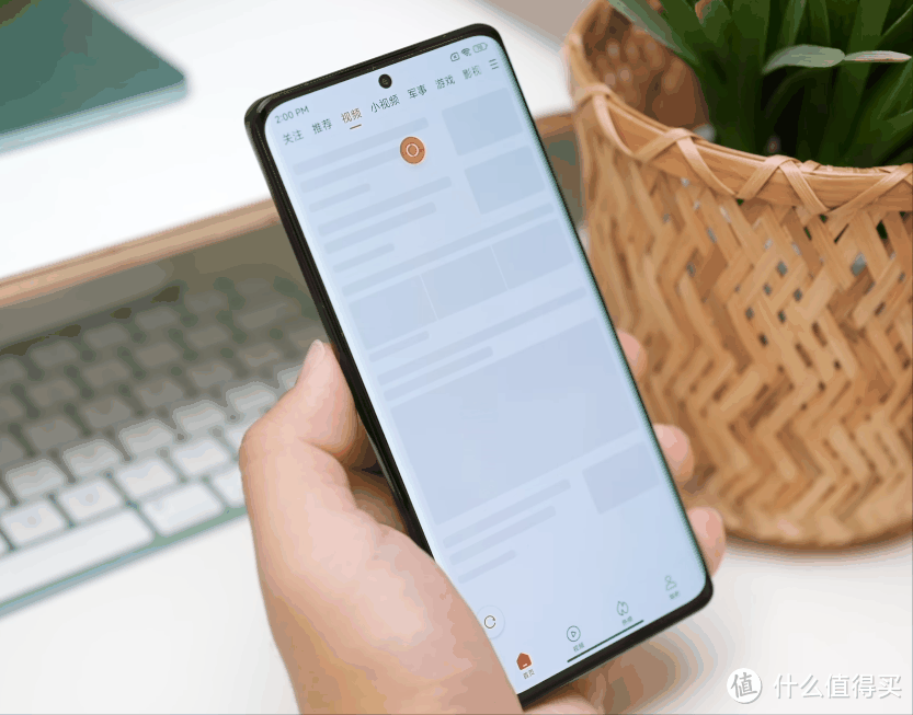 从6499元跌到3632元，2K屏+1英寸+IP68，小米高端手机降低档次