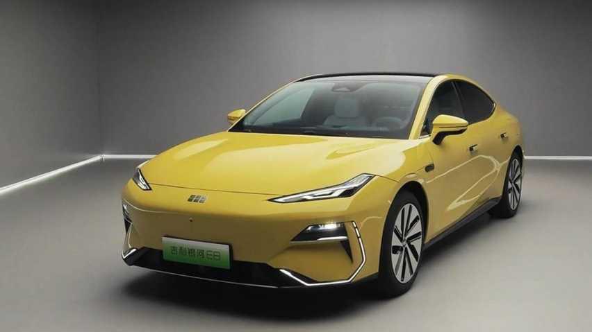 中大型纯电轿车大PK,银河E8能否挑战零跑C01?插图1 中大型纯电轿车大PK,银河E8能否挑战零跑C01?