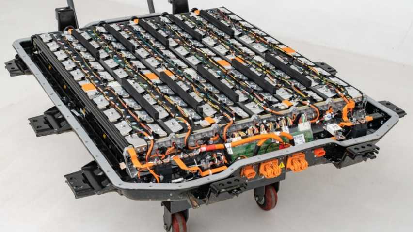 五菱转型成功了，新车不足10万，实用又安全，拆解完证明了事实