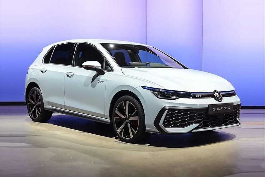 高尔夫8小改款，旅行、掀背版定妆照提前流出