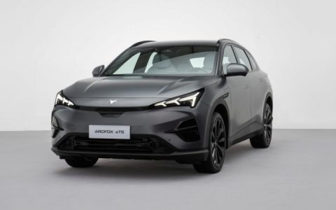 瞄准新能源最大市场，极狐阿尔法T5要做全优生