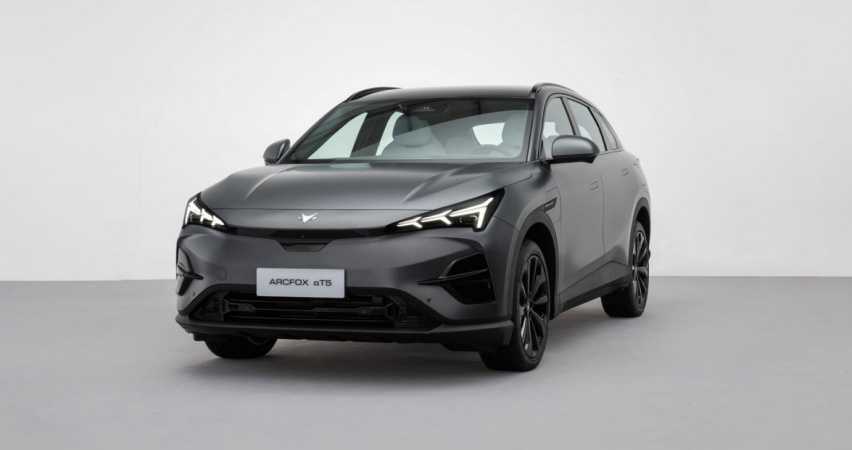 瞄准新能源最大市场，极狐阿尔法T5要做全优生