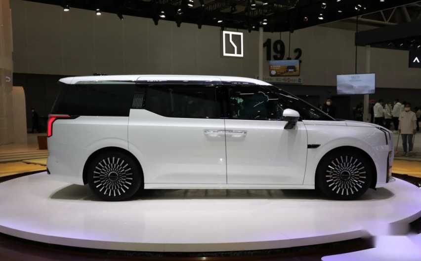 极氪009上市年度改款车型,标准版价格上调1000元,丰富舒适性配置插图3 极氪009上市年度改款车型,标准版价格上调1000元,丰富舒适性配置