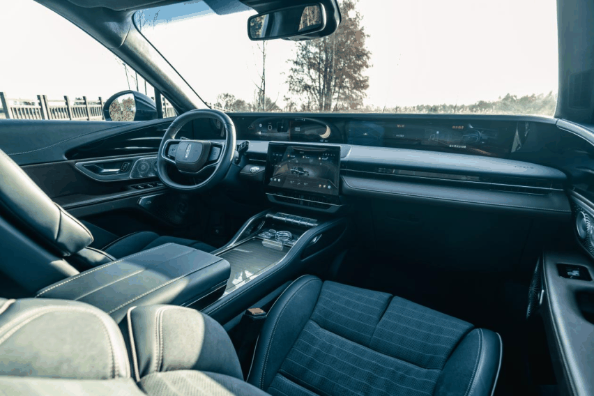 三种配置如何选?全新一代林肯航海家混动版购买指南插图3 三种配置如何选?全新一代林肯航海家混动版购买指南