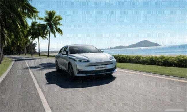 “押”注年轻消费者,长安启源A05对比五菱星光谁赢了?插图1 “押”注年轻消费者,长安启源A05对比五菱星光谁赢了?