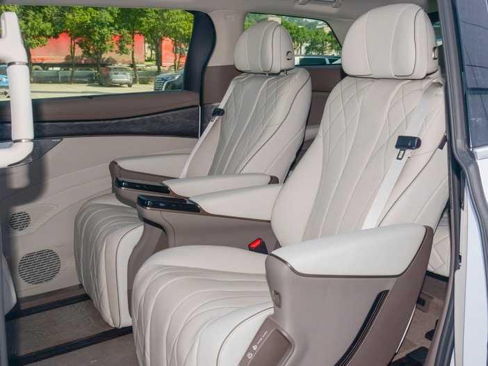 作为新能源MPV，腾势D9月销超万台，保值率怎样？