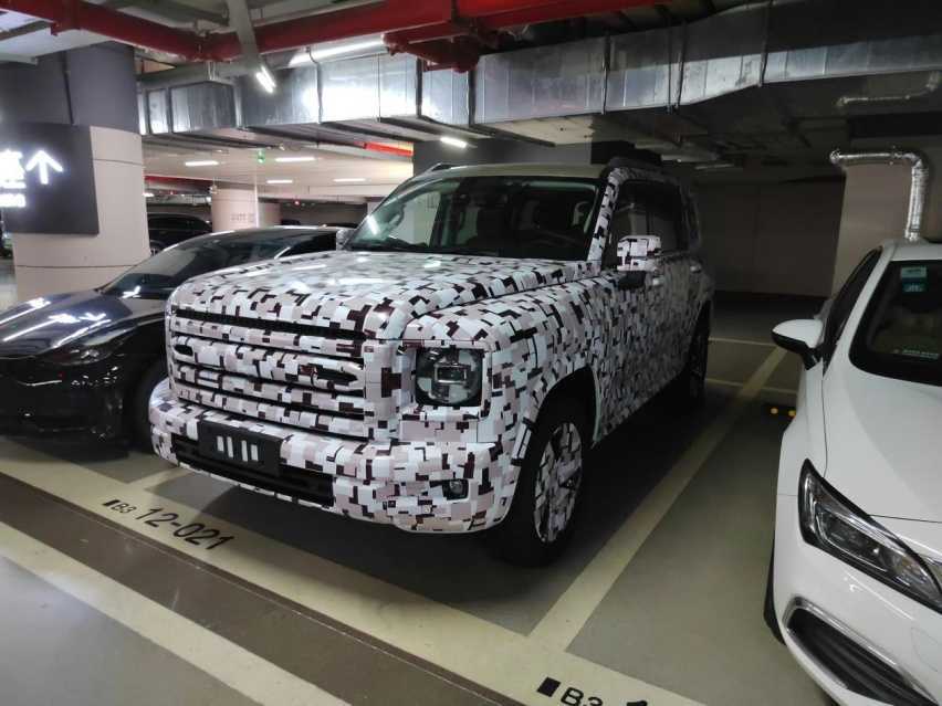 方盒子越野车再上新！新哈弗H9曝光，2.4T+9AT插图3