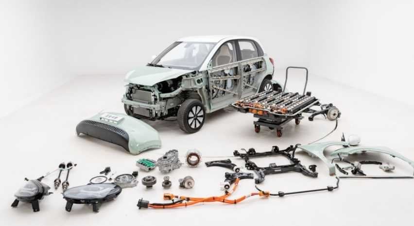 五菱转型成功了，新车不足10万，实用又安全，拆解完证明了事实