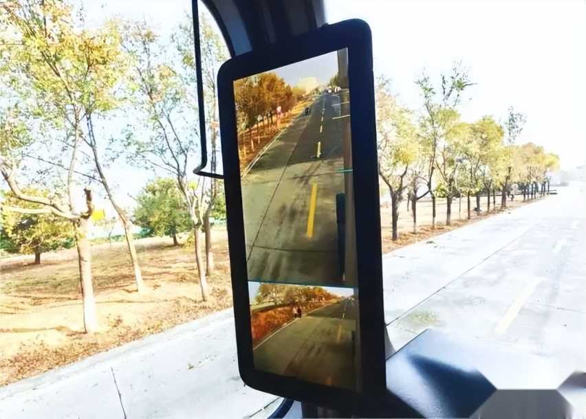 电子后视镜登场，比起传统后视镜它咋样？