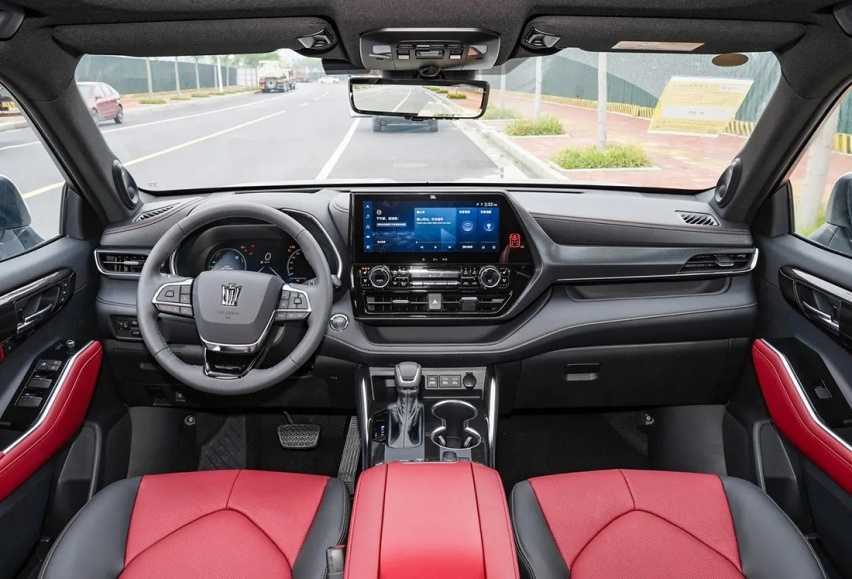 丰田皇冠陆放:5米级大七座SUV 奢享空间 双重动力 全擎来袭插图10 丰田皇冠陆放:5米级大七座SUV 奢享空间 双重动力 全擎来袭