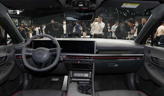 新款索纳塔现已下线!提供更运动N Line车型 比凯美瑞惊艳插图6 新款索纳塔现已下线!提供更运动N Line车型 比凯美瑞惊艳