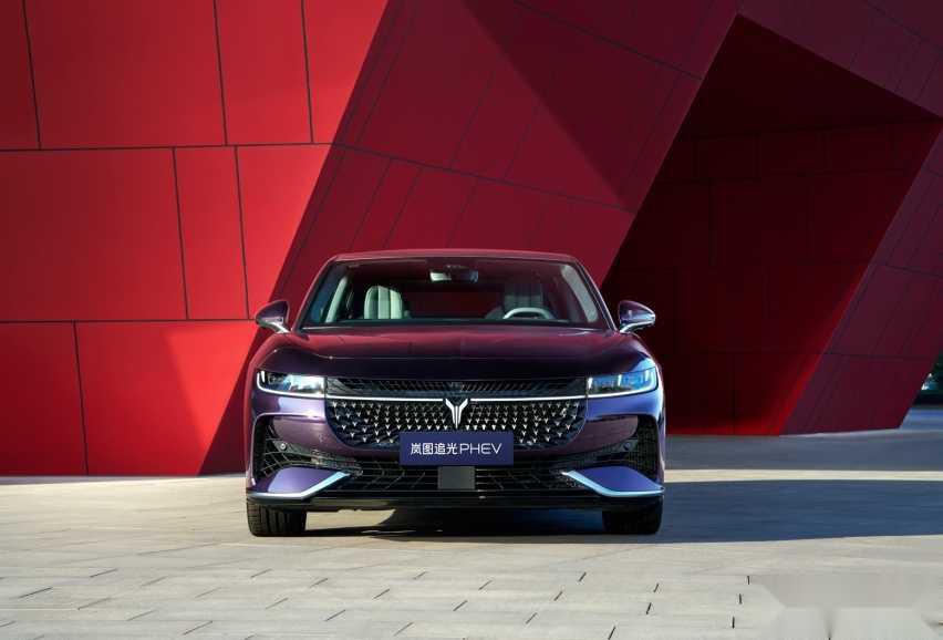 岚图追光PHEV荣获总台《中国汽车风云盛典》“最佳轿车”大奖插图2 岚图追光PHEV荣获总台《中国汽车风云盛典》“最佳轿车”大奖