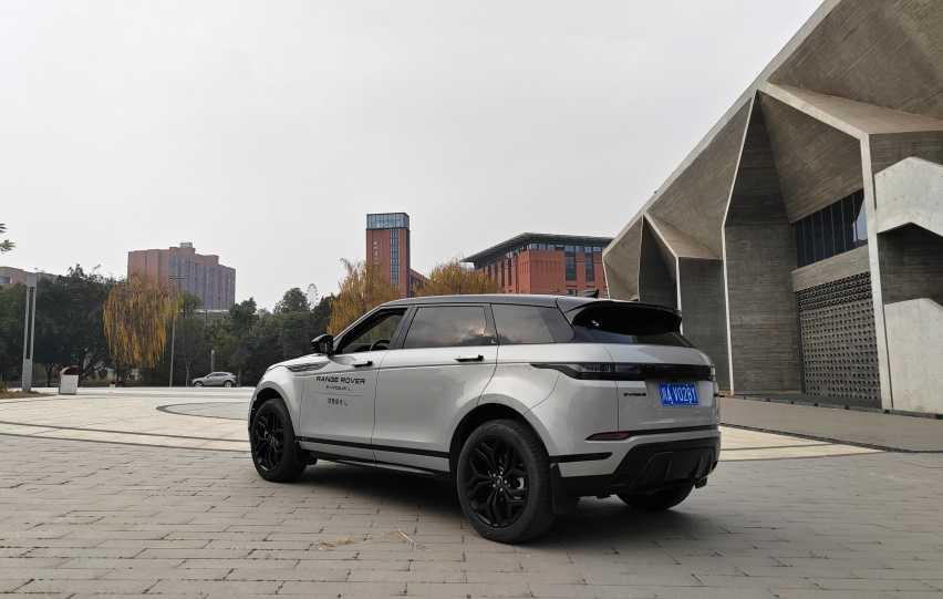 场地越野试驾路虎揽胜极光L,交叉轴滑轮组都无压力,出行好拍档插图1 场地越野试驾路虎揽胜极光L,交叉轴滑轮组都无压力,出行好拍档