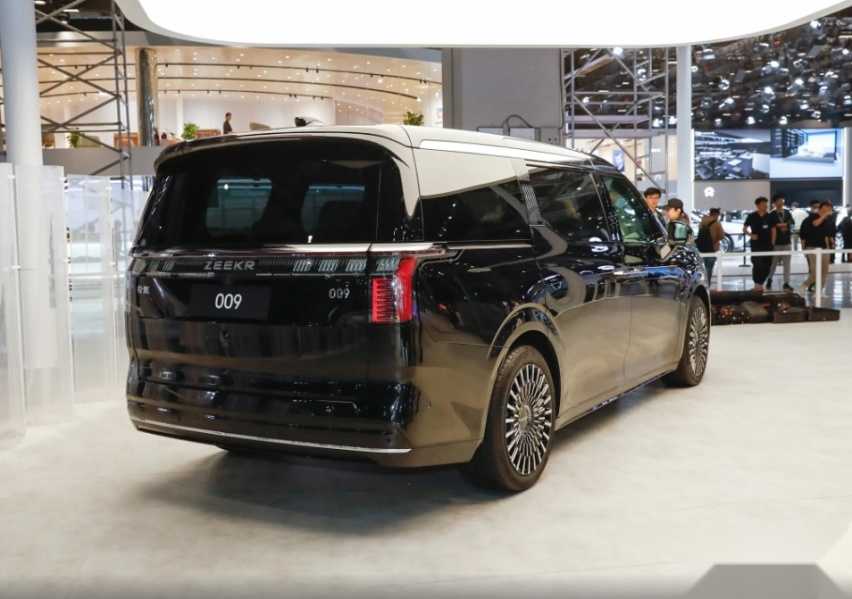 极氪009上市年度改款车型,标准版价格上调1000元,丰富舒适性配置插图2 极氪009上市年度改款车型,标准版价格上调1000元,丰富舒适性配置