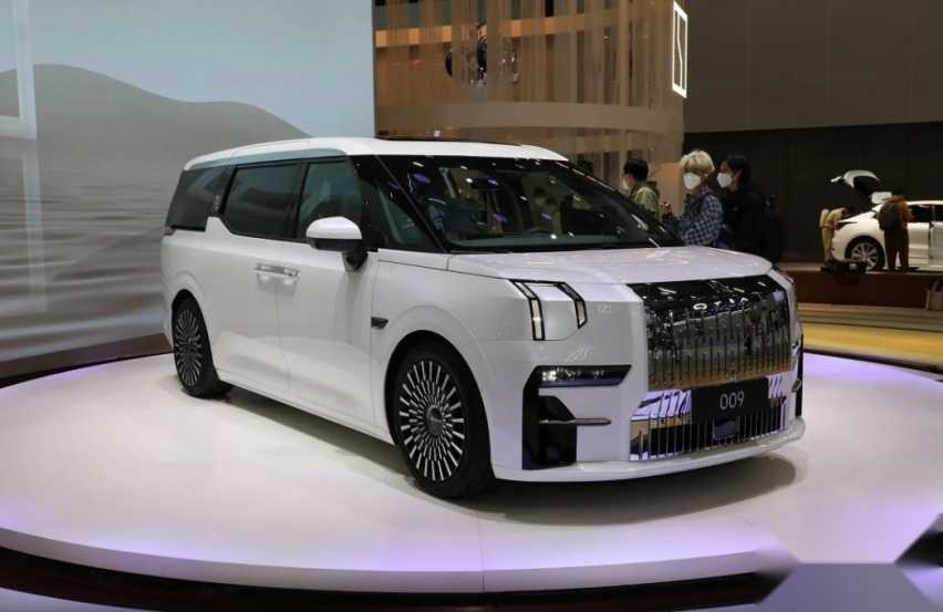 极氪009上市年度改款车型,标准版价格上调1000元,丰富舒适性配置插图1 极氪009上市年度改款车型,标准版价格上调1000元,丰富舒适性配置