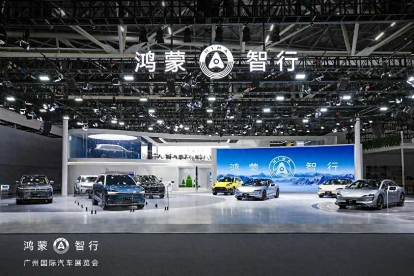 问界M8最新消息来了，配置向问界M9看齐，预测售价35.98万起