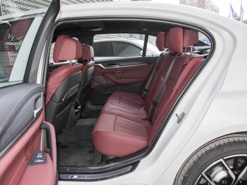 47.55万元起售，2023款改款宝马530Li上市，搭载2.0T发动