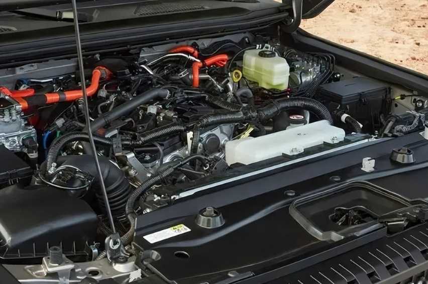 越野“老炮”回归!全新普拉多亮相车展,外观复古,还配2.4T混动插图5 越野“老炮”回归!全新普拉多亮相车展,外观复古,还配2.4T混动