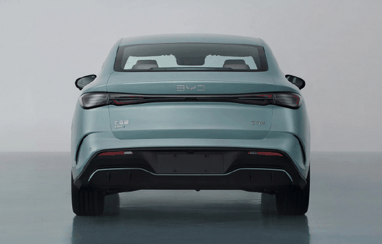 海豹家族再添一员!比亚迪海豹06曝光:采用“笑脸”式设计插图1 海豹家族再添一员!比亚迪海豹06曝光:采用“笑脸”式设计