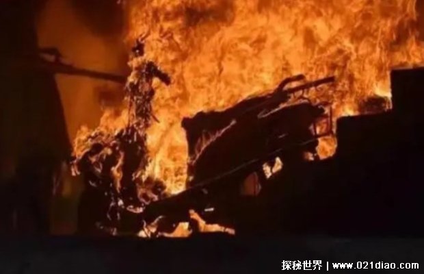 电动自行车起火有多危险 电动车起火自救方法插图 电动自行车起火有多危险 电动车起火自救方法插图