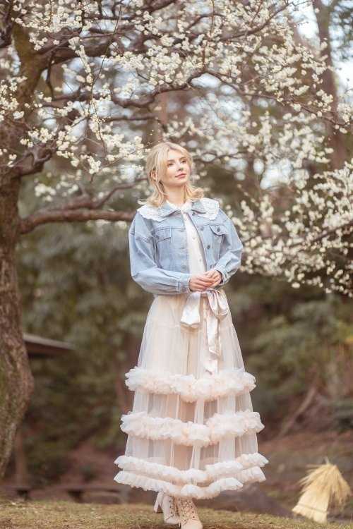 艾什莉体模春装造型:蕾丝长裙下若隐若现的好身材插图4 艾什莉体模春装造型:蕾丝长裙下若隐若现的好身材